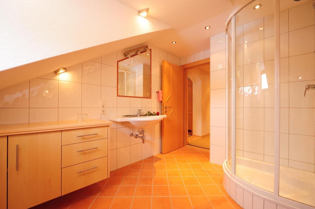 Haus Enzian Bed & Breakfast Sankt Anton am Arlberg Room photo