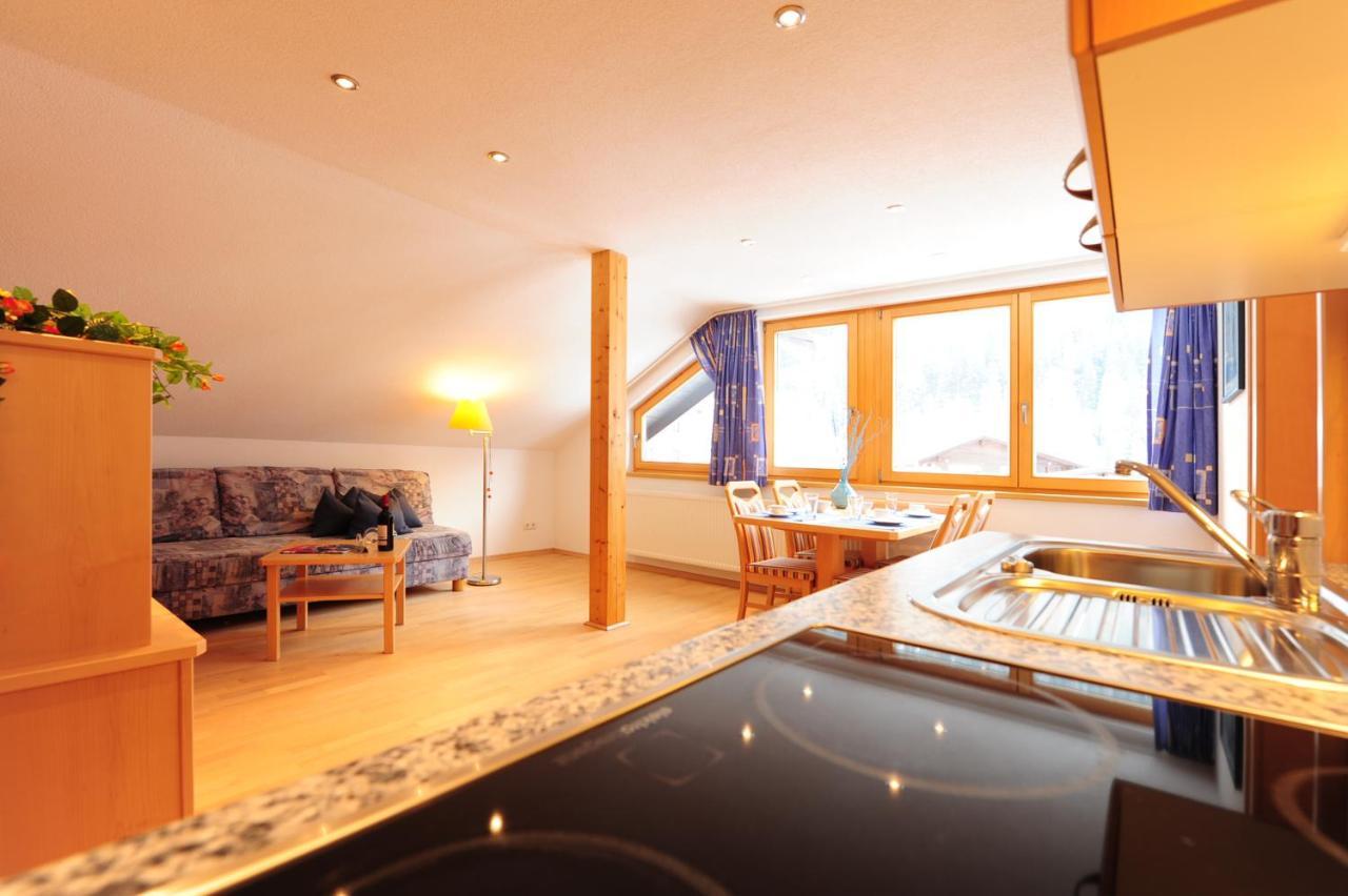 Haus Enzian Bed & Breakfast Sankt Anton am Arlberg Room photo