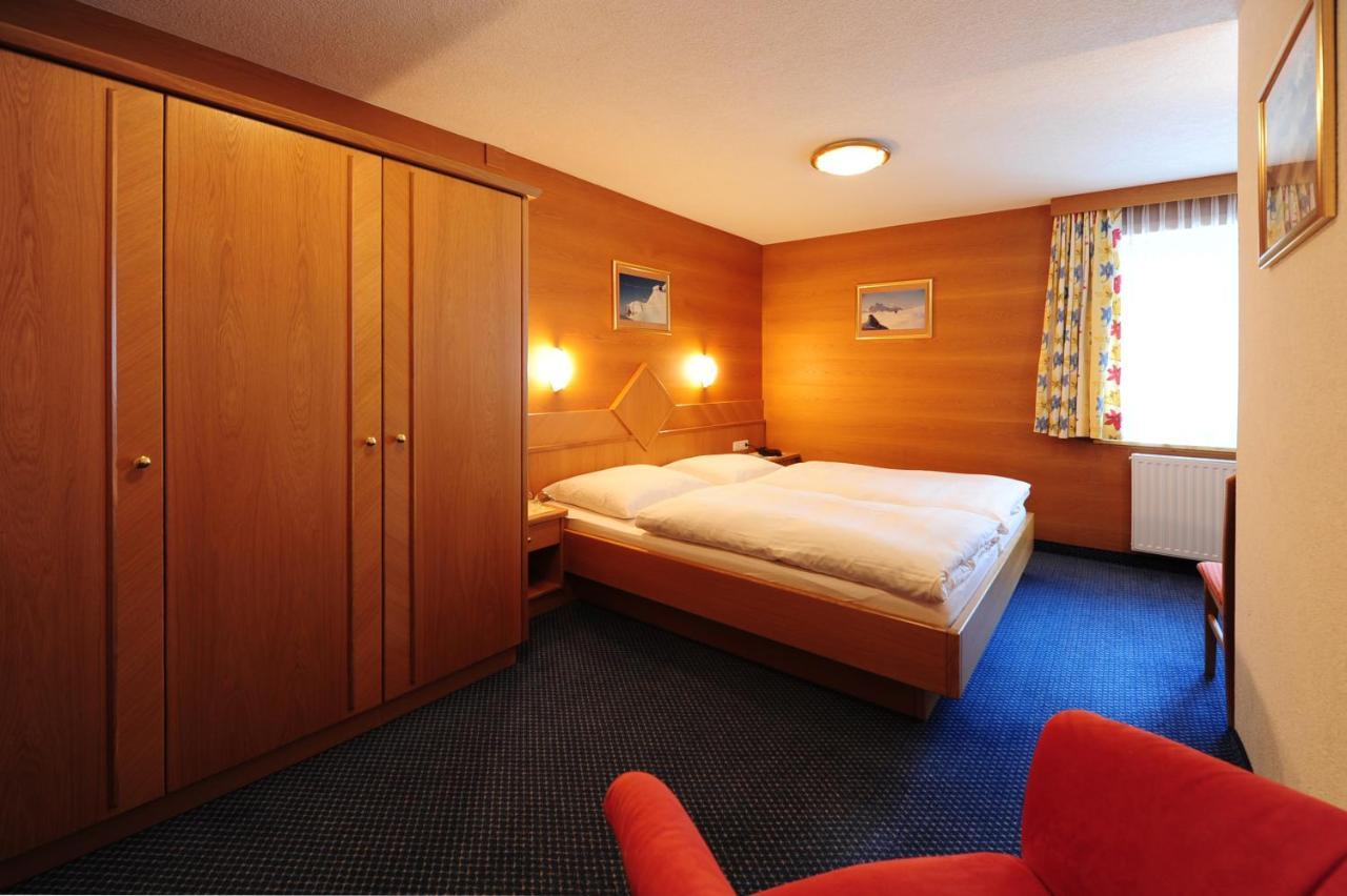 Haus Enzian Bed & Breakfast Sankt Anton am Arlberg Room photo