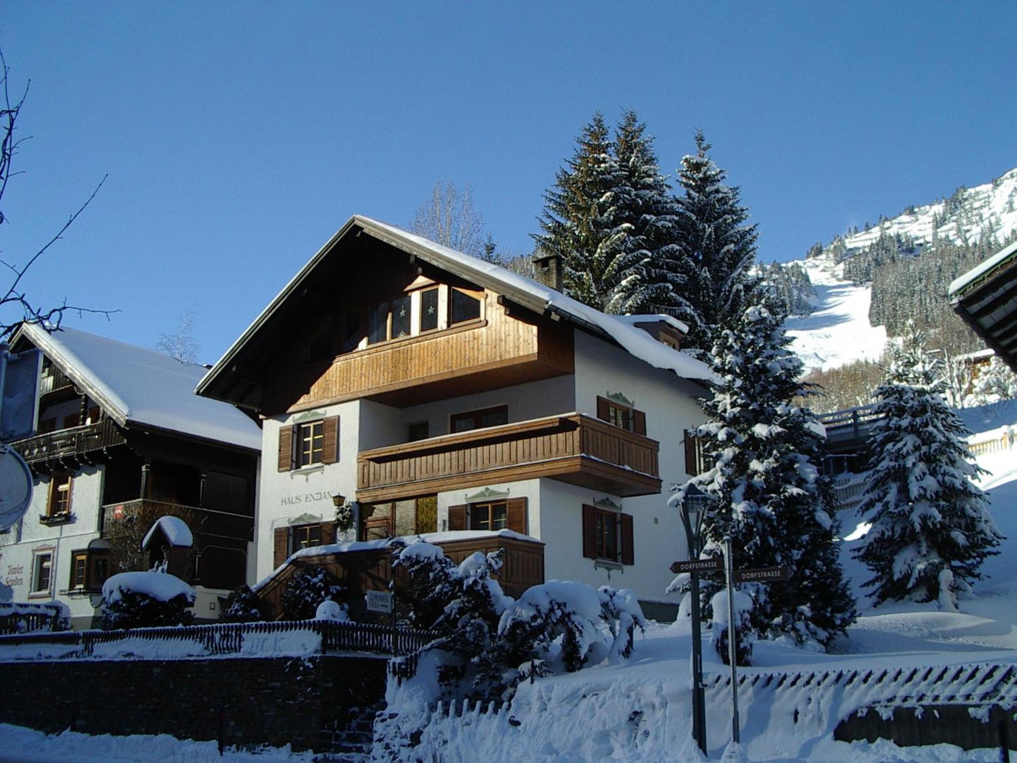 Haus Enzian Bed & Breakfast Sankt Anton am Arlberg Exterior photo